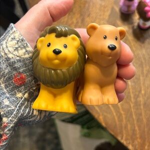 Little people male and female lion replacement figures